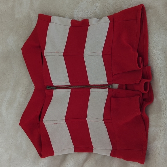 Strapless Red stripe tube top with zipper back - Picture 3 of 9